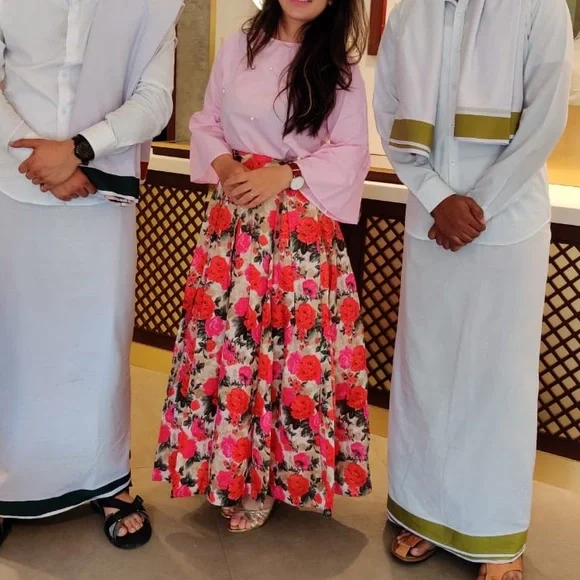 Long Skirt. Size - 32 - Picture 3 of 11